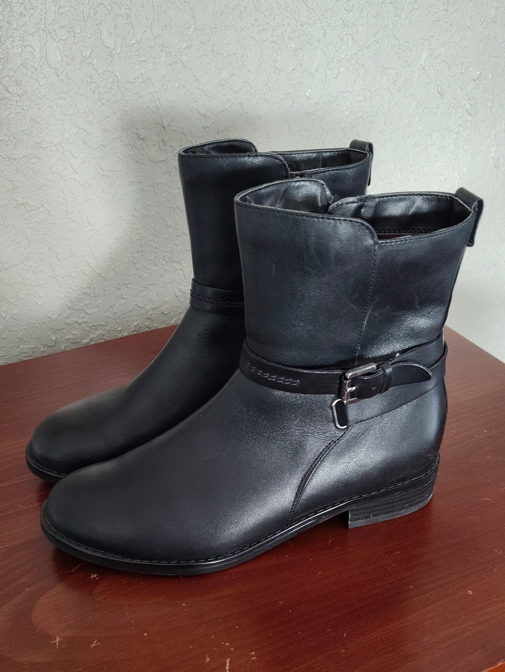 Blondo Black Chelsea Boots 7.5